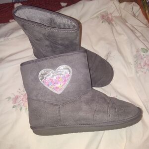 The Children's Place Gray Boots with Heart Detail